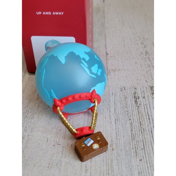 Hallmark Up and Away ornament Xmas pack up and take off - Picture 5 of 7